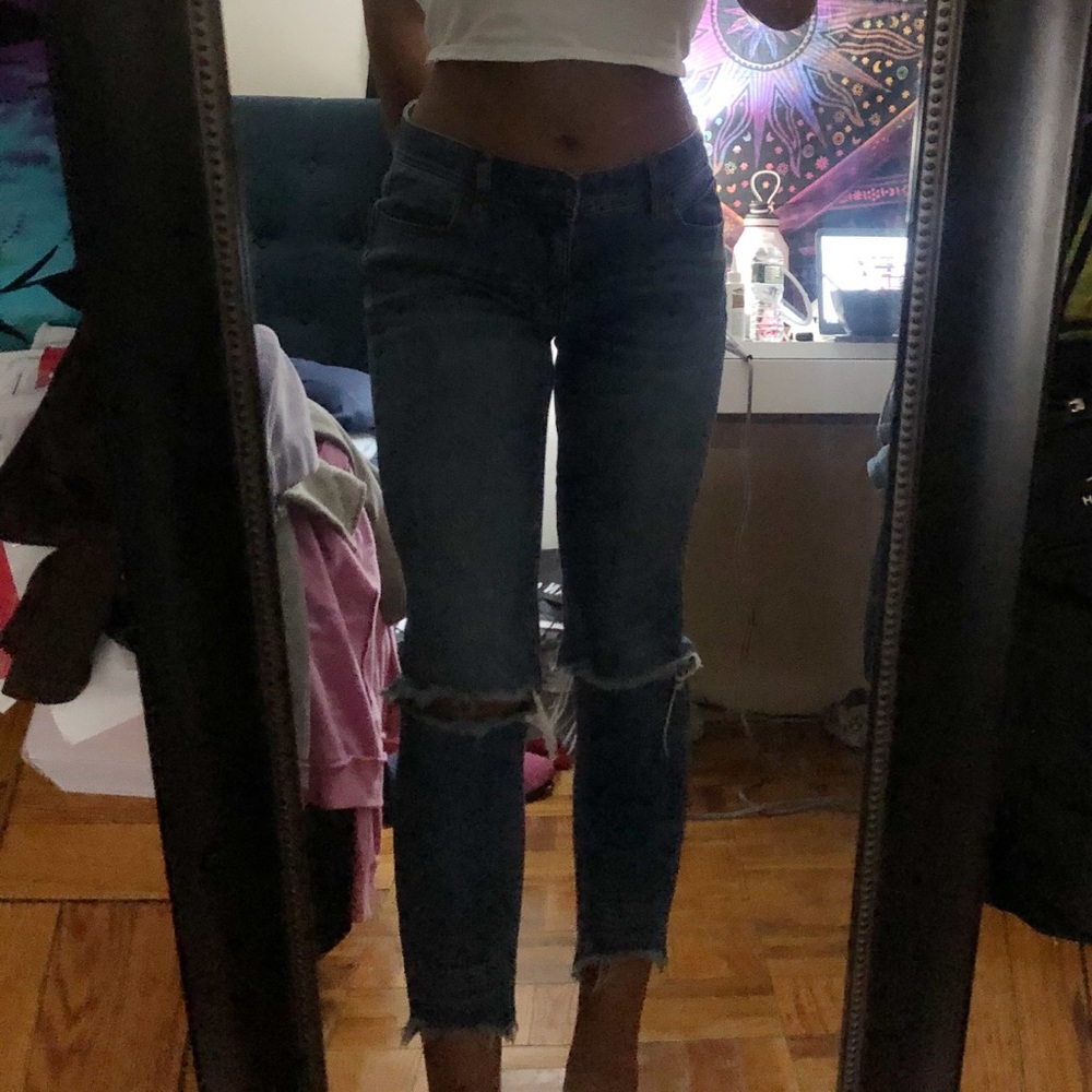 only selling because they’re too big on me 😣